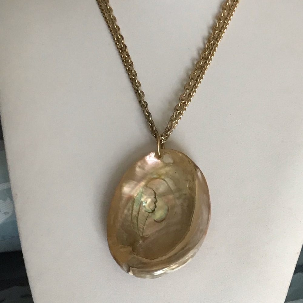Sea shell necklace